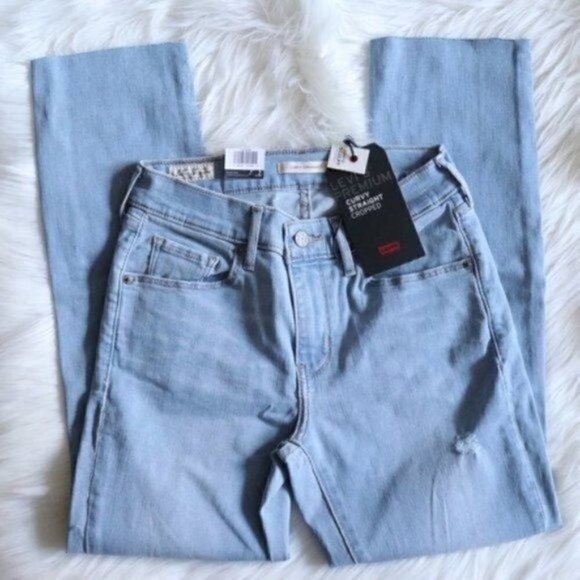 NWT Levis Light Blue Wash Curvy Straight Leg Distressed Cropped Jeans Size 28 - Picture 5 of 8